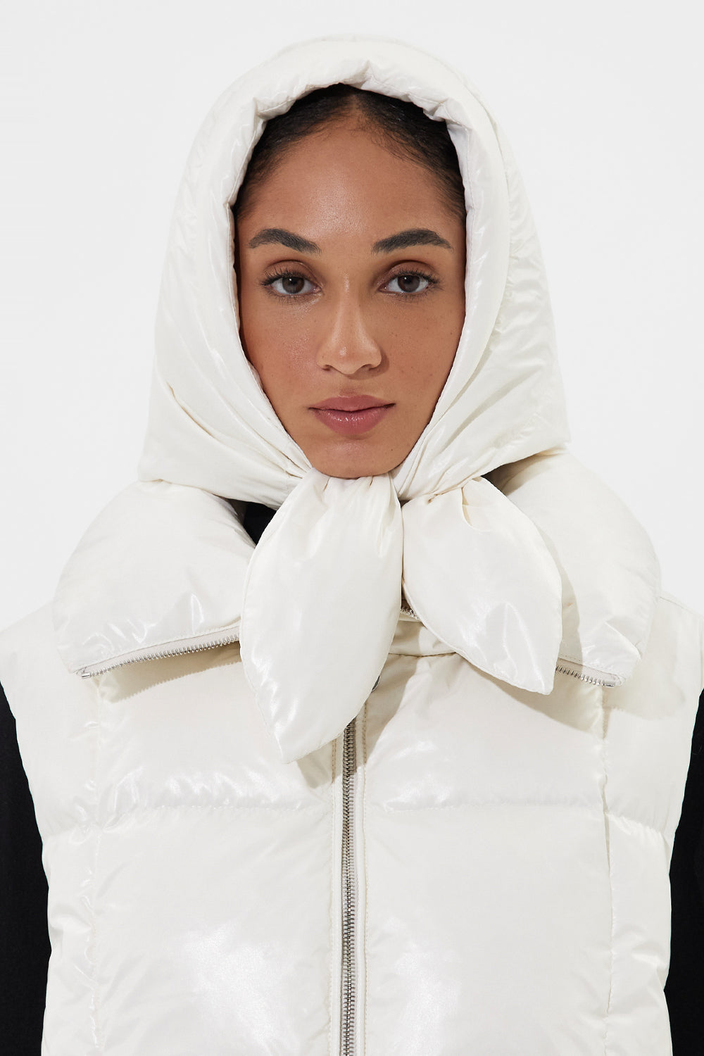 Hustka Hood Silky White