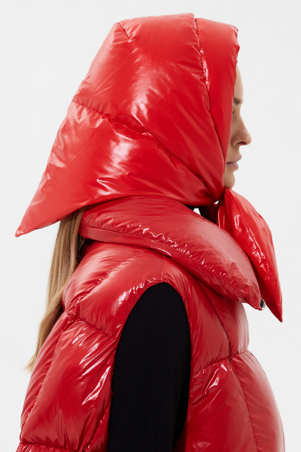 Hustka Hood Silky Red