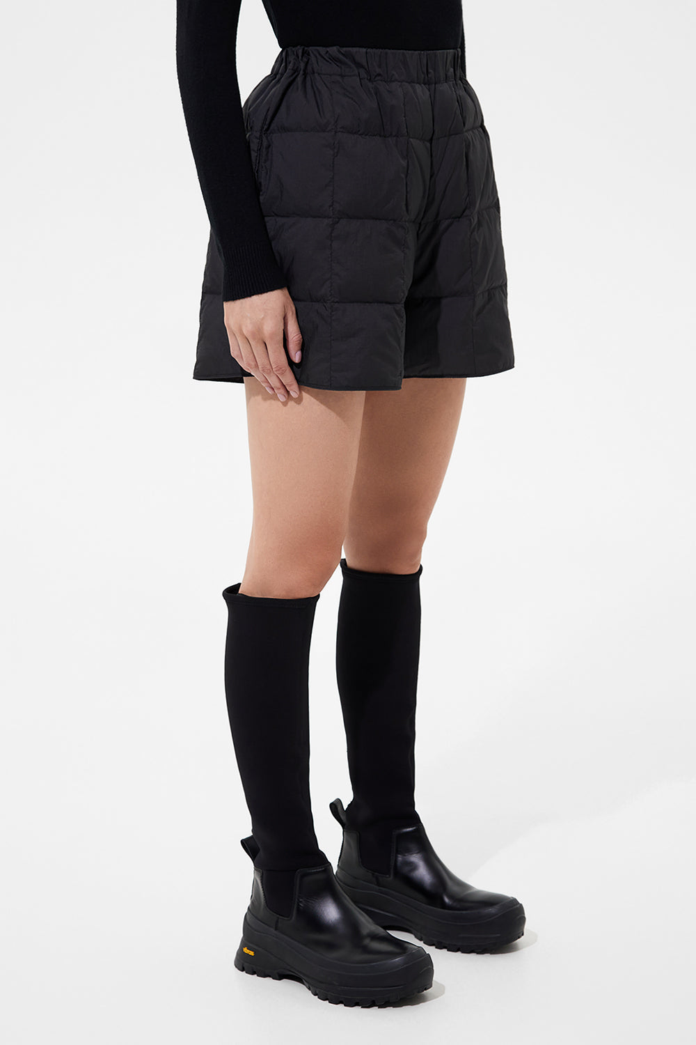 Down Shorts Micro Black