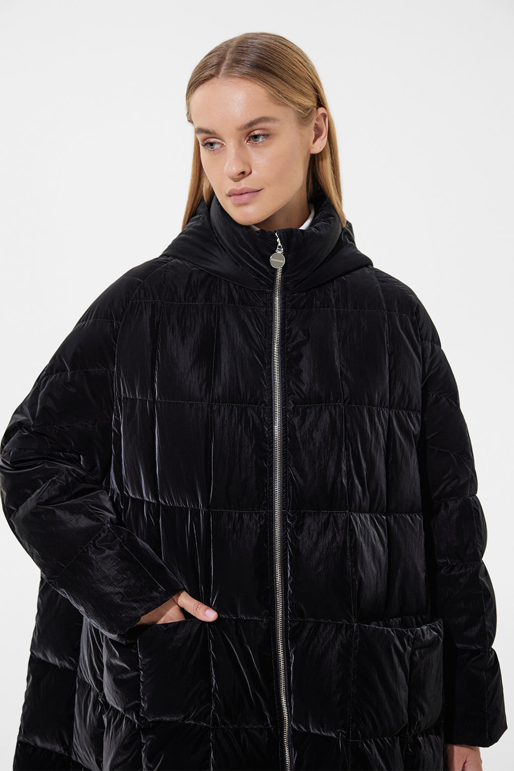 Pyramide Jacket Powder Black