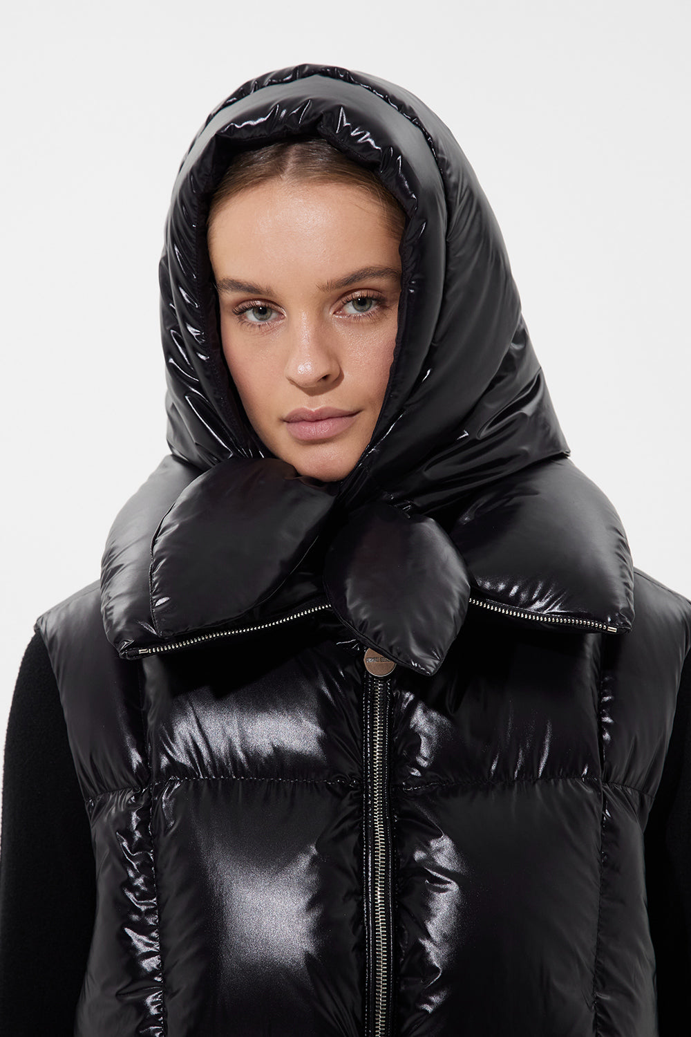 Hustka Hood Silky Black