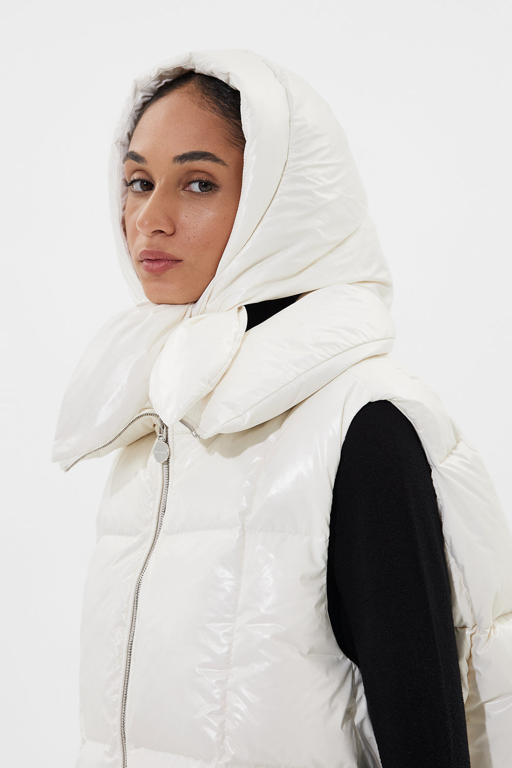 Hustka Hood Silky White