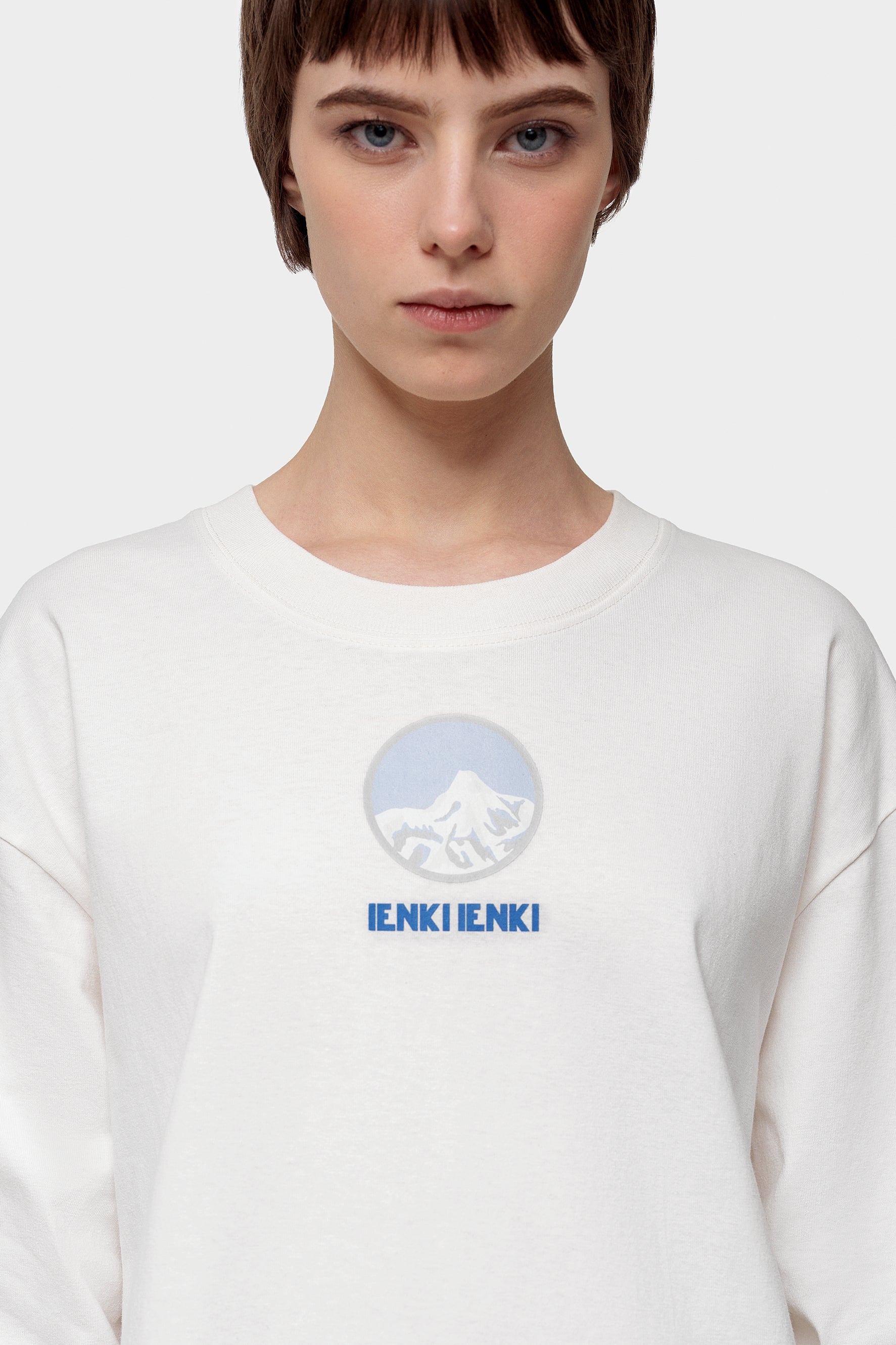 Longsleeve White + Mountains