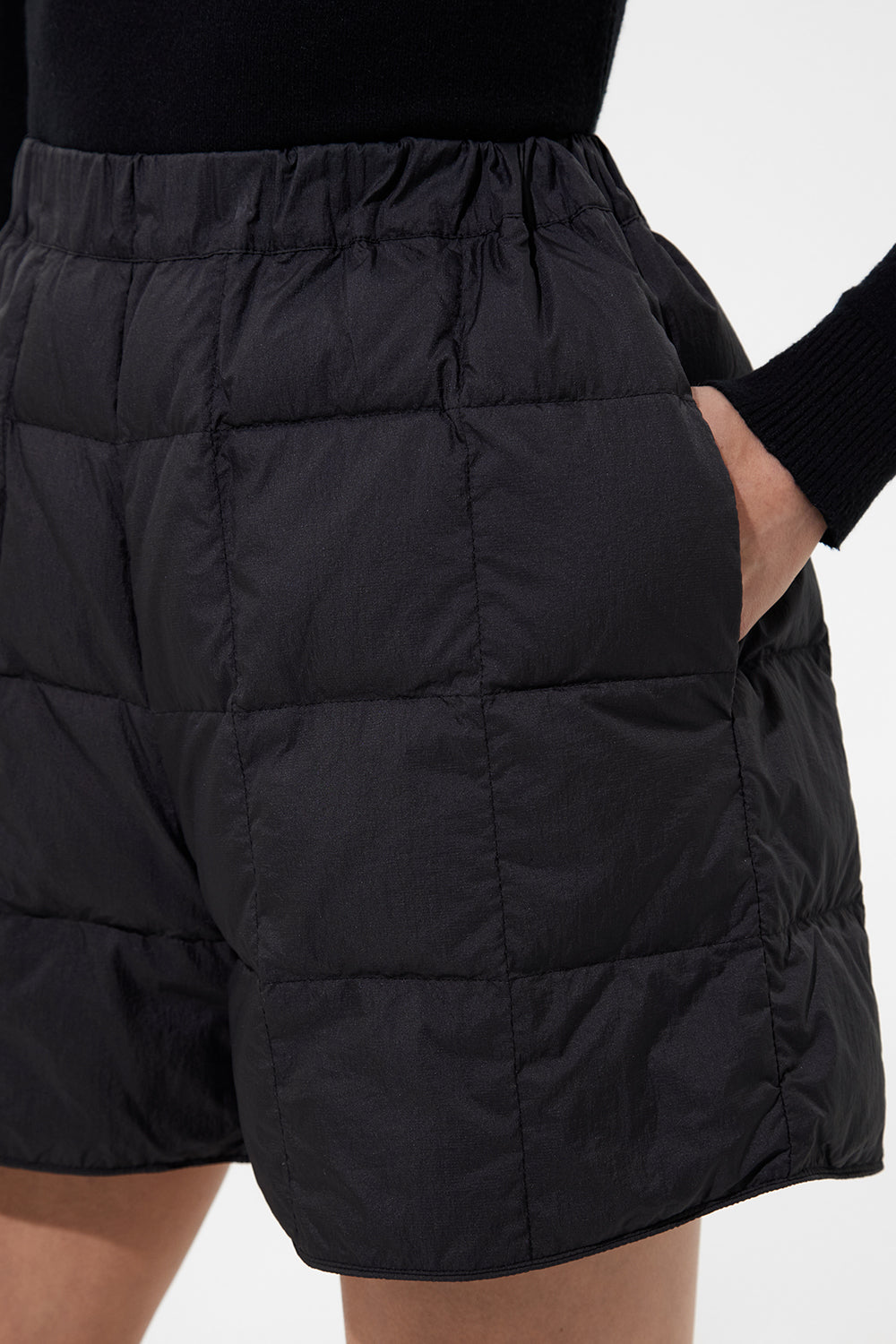 Down Shorts Micro Black