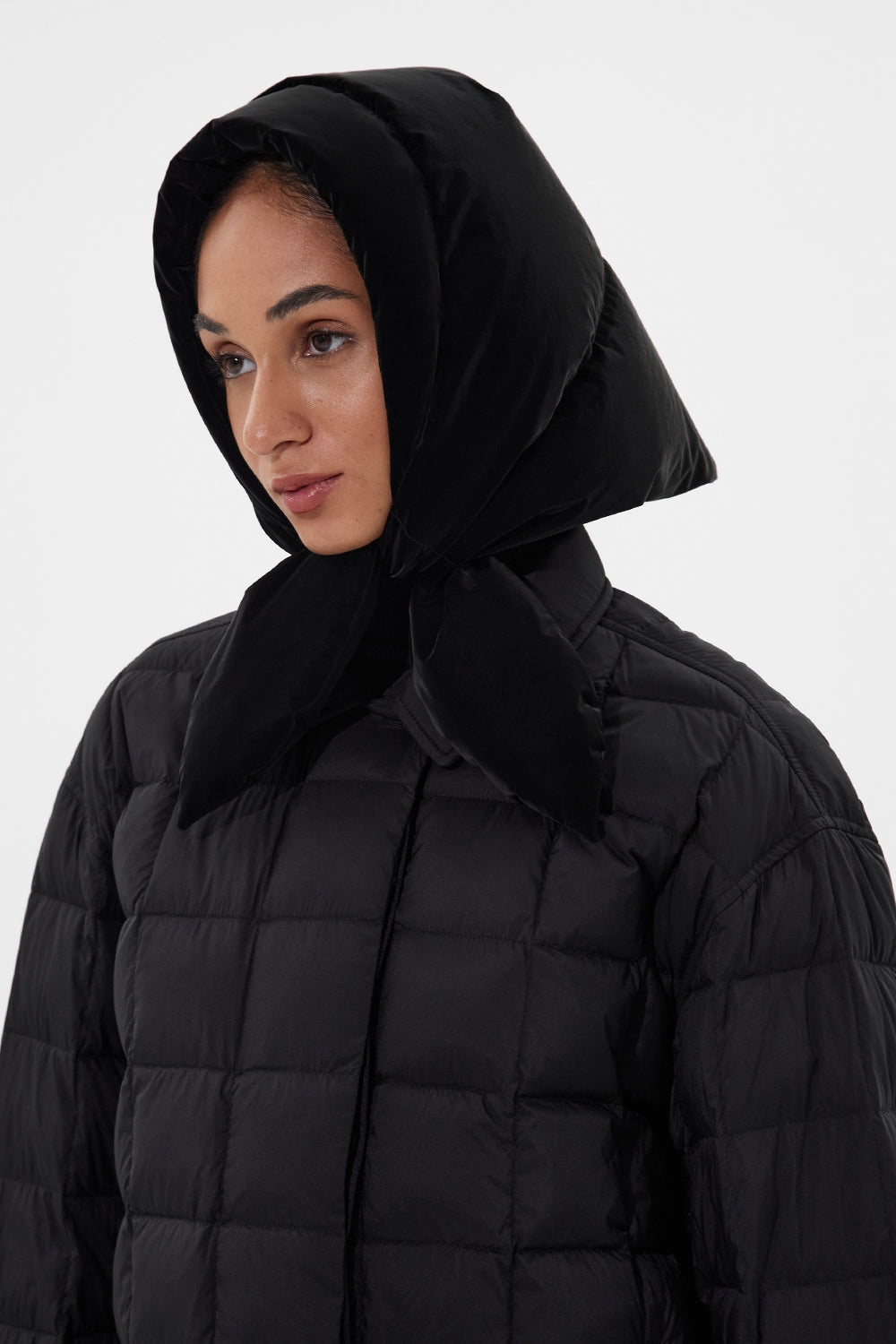 Hustka Hood Powder Black