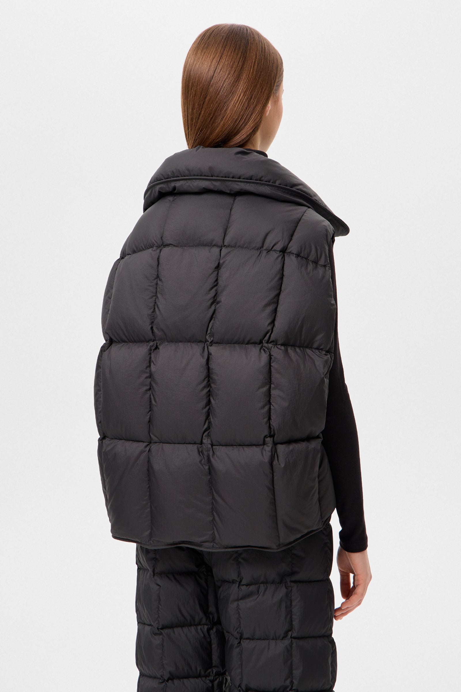 Cozy Cloud Vest  Micro Black