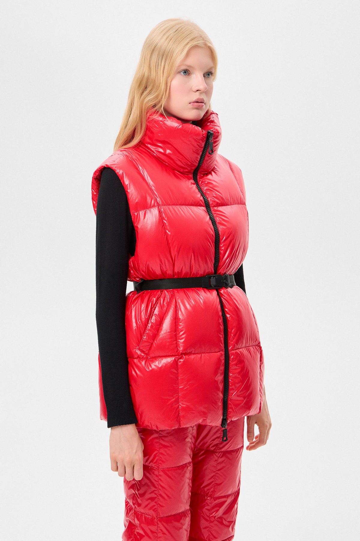 APRES SKI BELTED VEST GLITTER RED - IENKI IENKI